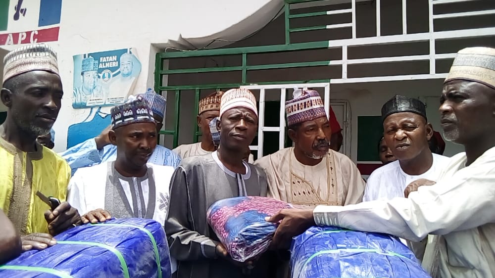 Zamfara SSG Distributes Sallah Package To Muslim Faithfuls In The State (Photos)